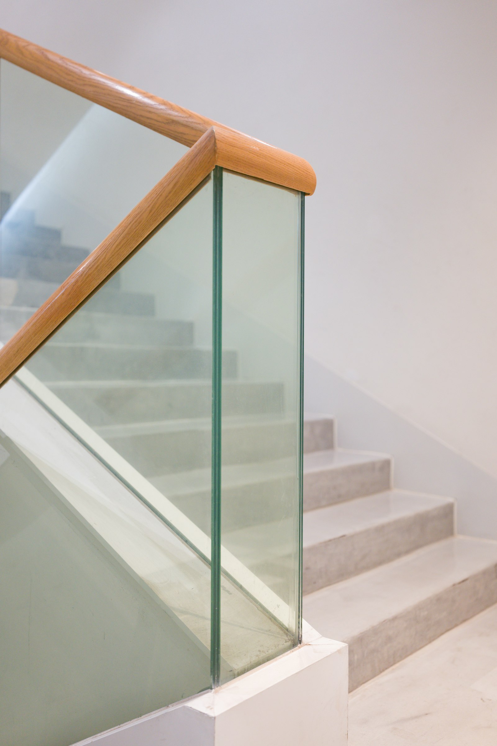 Tempered glass stair balustrade